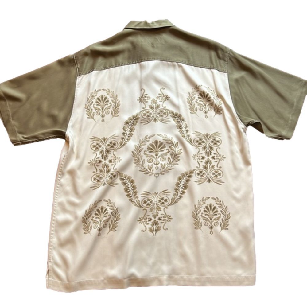 Tommy Bahama Silk Damask Camp Short Sleeve Button Up Shirt. Size Medium - Picture 3 of 3